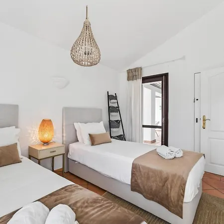 Casa Na Falesia By Algarve Holidays *